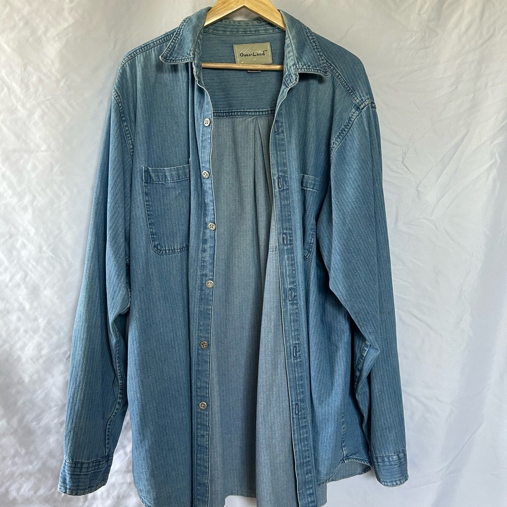 SOLD‼️Vintage Denim Button Down